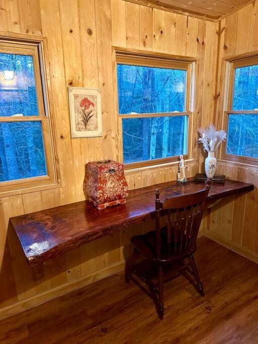 Beautiful & Peaceful Cabin W/ Deck Garden & Fire-Pit 墨菲 外观 照片