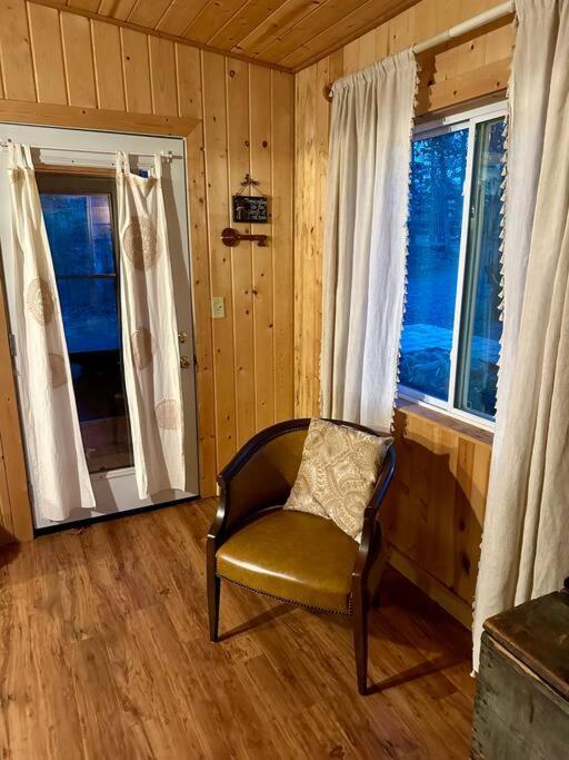 Beautiful & Peaceful Cabin W/ Deck Garden & Fire-Pit 墨菲 外观 照片