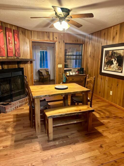 Beautiful & Peaceful Cabin W/ Deck Garden & Fire-Pit 墨菲 外观 照片